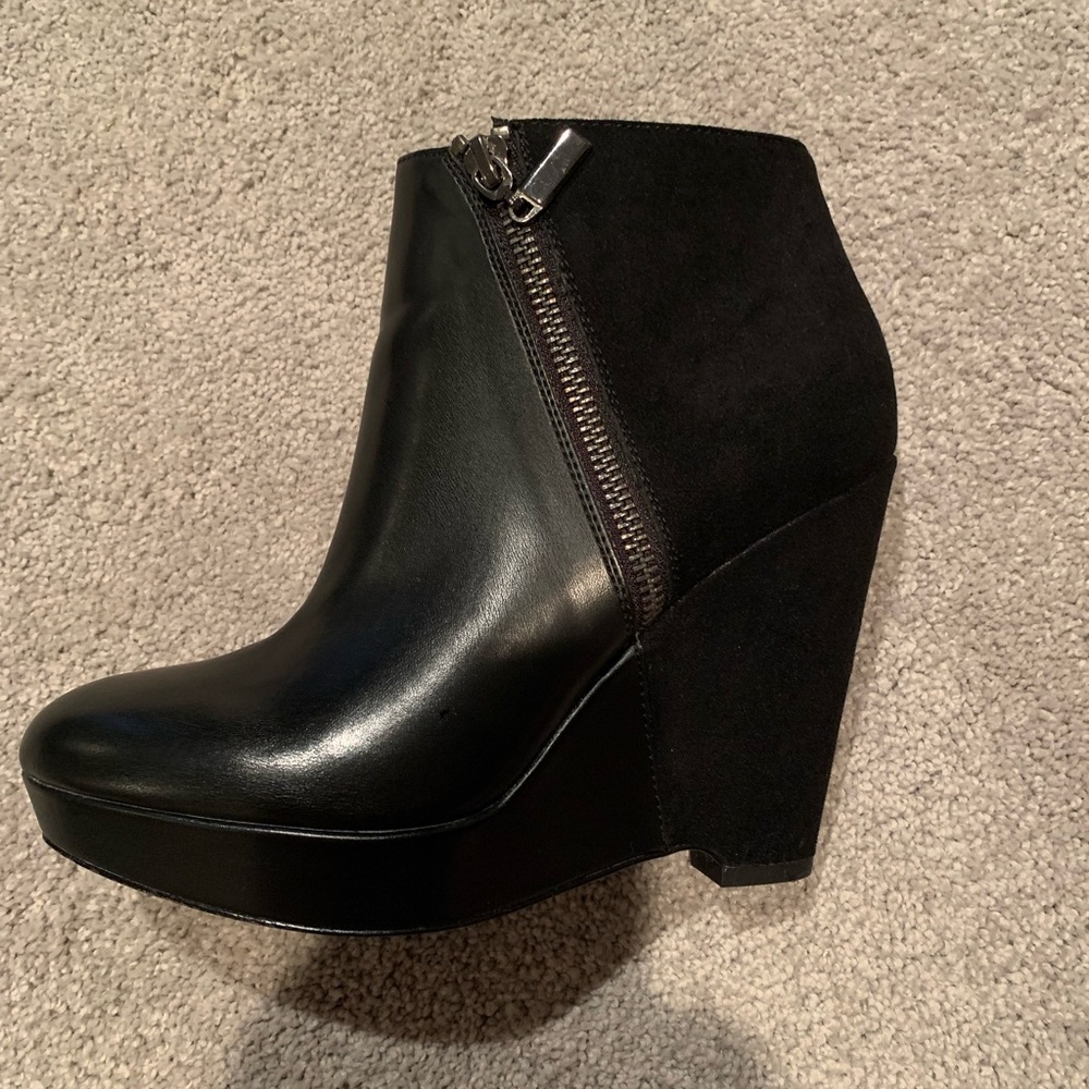 Black leather and suede platform Bootie - size 6